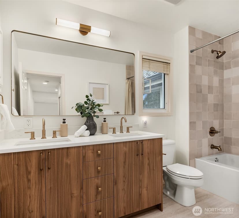 Property photo for 14305 214th Way NE, Woodinville photo 28