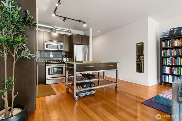 Property photo for 530 Broadway E #208, Seattle photo 5