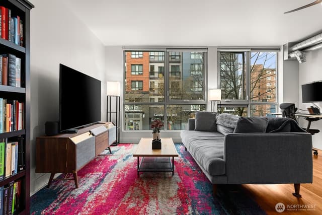Property photo for 530 Broadway E #208, Seattle photo 2