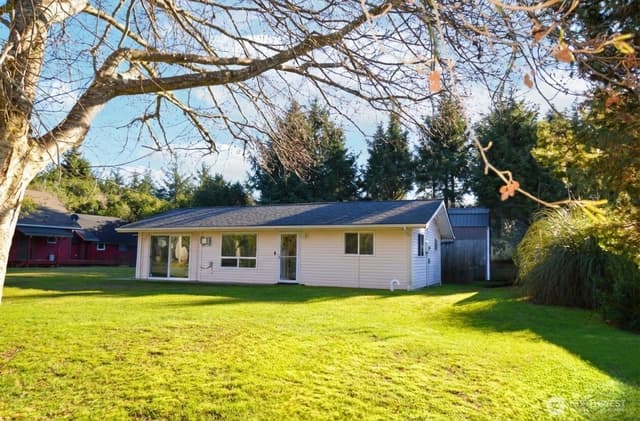 Property photo for 895 Wawona Avenue SW, Ocean Shores photo 3