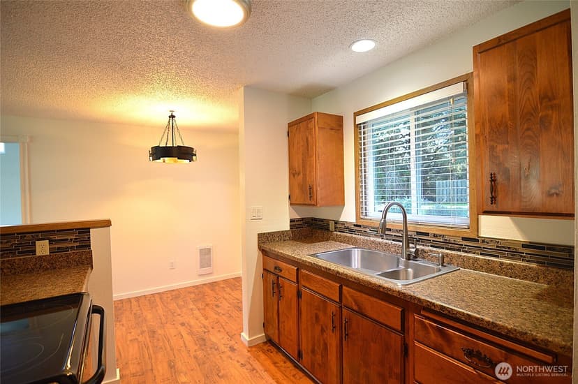Property photo for 895 Wawona Avenue SW, Ocean Shores photo 6