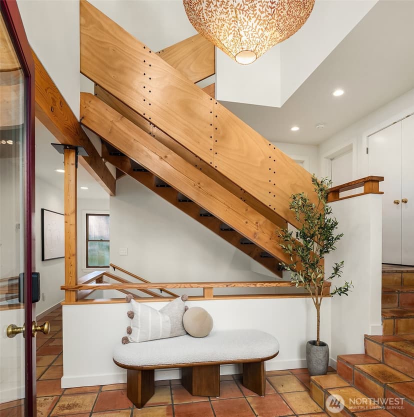 Property photo for 632 35th Avenue, Seattle photo 8
