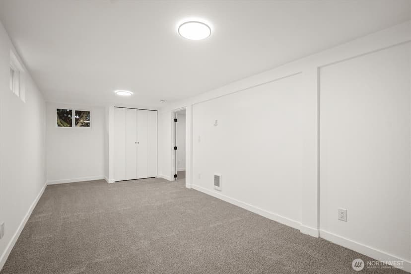 Property photo for 828 Hoyt Avenue, Everett photo 37