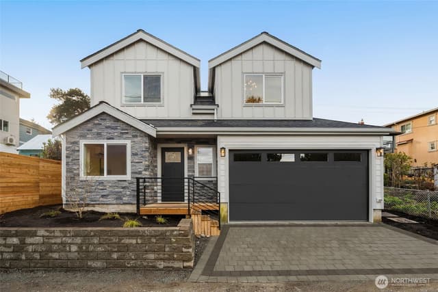 Property photo for 2330 17th Avenue S, Seattle photo 2