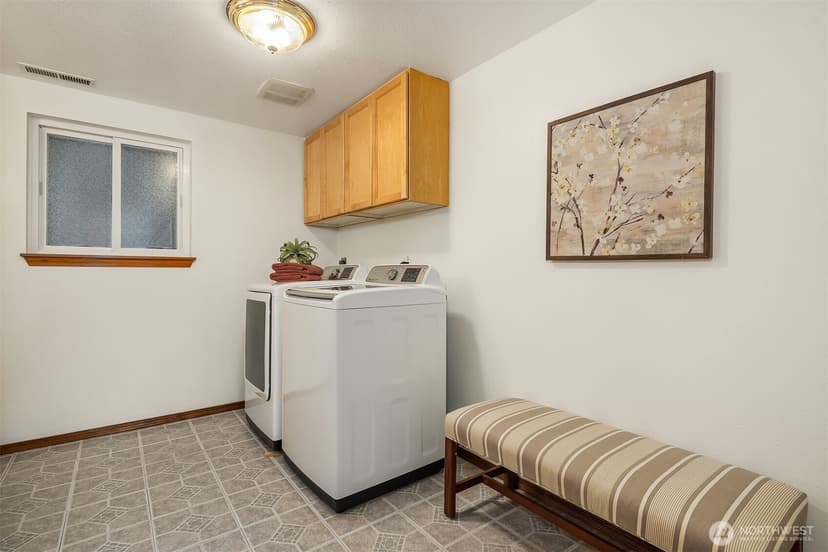 Property photo for 1002 S 194th Street, SeaTac photo 30