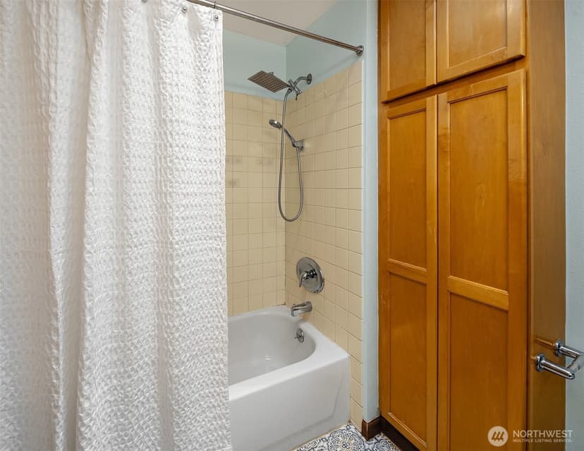 Property photo for 1002 S 194th Street, SeaTac photo 21
