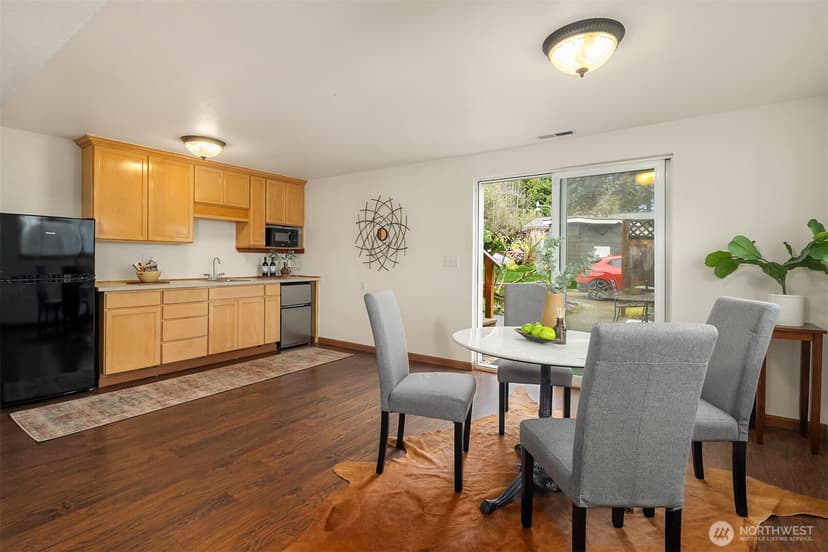 Property photo for 1002 S 194th Street, SeaTac photo 27