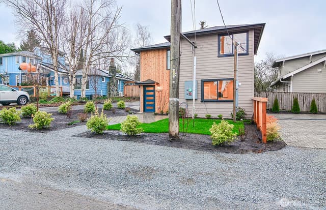 Property photo for 4319 SW 102nd Street, Seattle photo 3