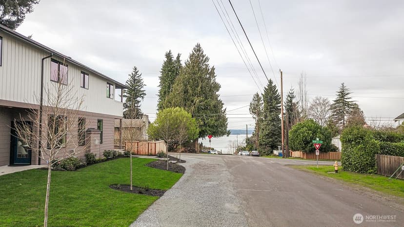 Property photo for 4319 SW 102nd Street, Seattle photo 6