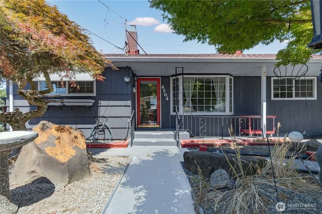 Property photo for 4504 S Trenton Street, Seattle