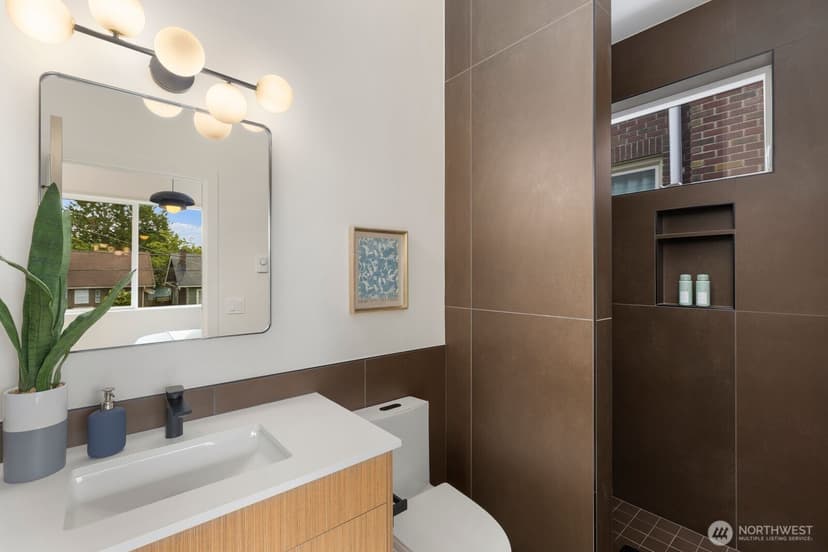 Property photo for 3204 33rd Avenue S, Seattle photo 14