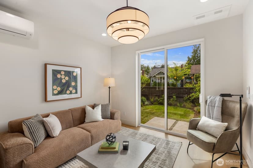 Property photo for 3204 33rd Avenue S, Seattle photo 6