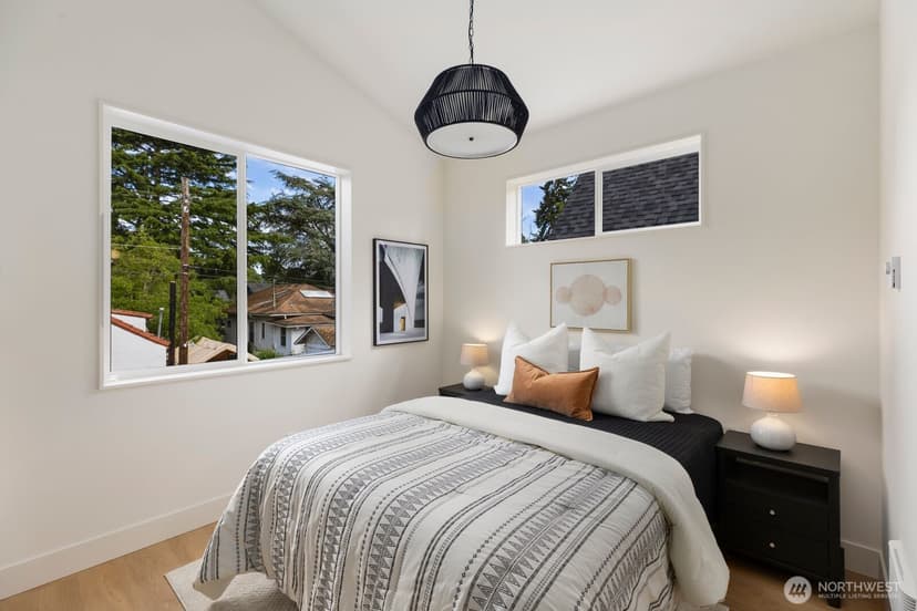 Property photo for 3204 33rd Avenue S, Seattle photo 15