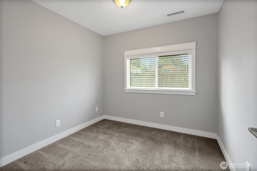 Property photo for 711 Le Lou Wa Place NE, Tacoma photo 28