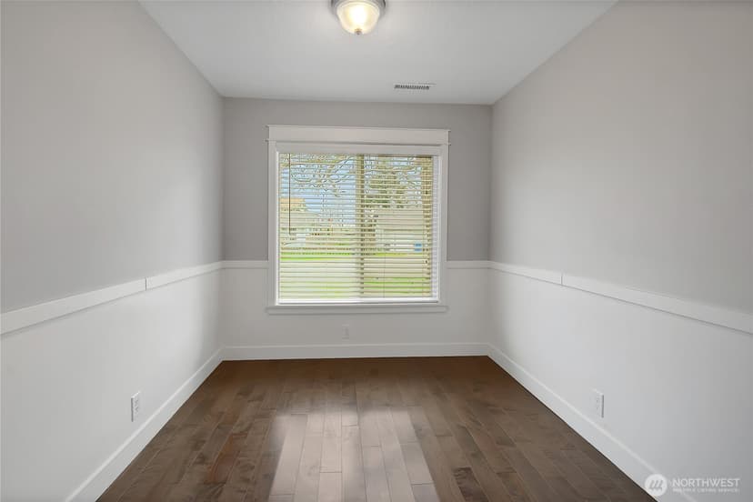Property photo for 711 Le Lou Wa Place NE, Tacoma photo 9