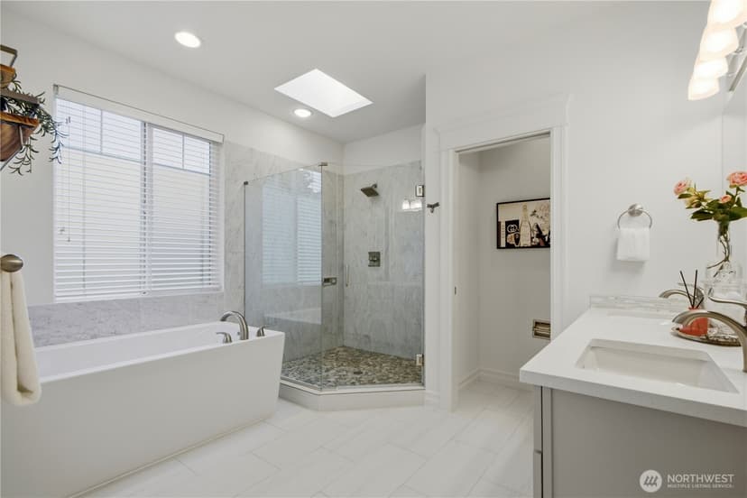 Property photo for 612 128th Avenue NE, Bellevue photo 25