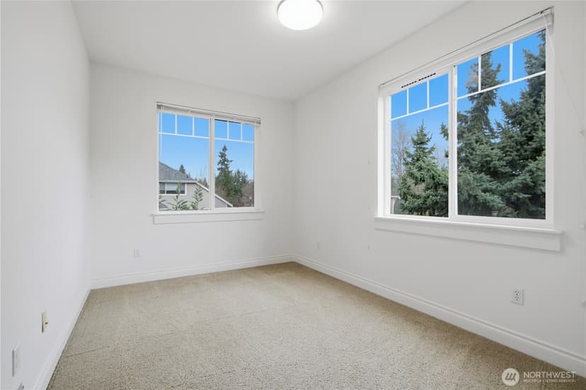 Property photo for 612 128th Avenue NE, Bellevue photo 30
