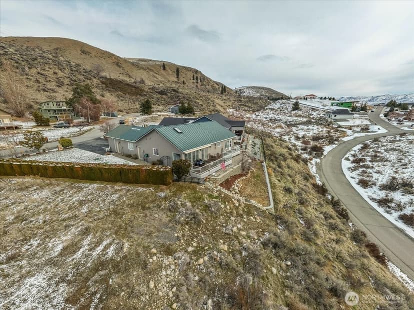 Property photo for 214 Stehekin Way, Chelan photo 4