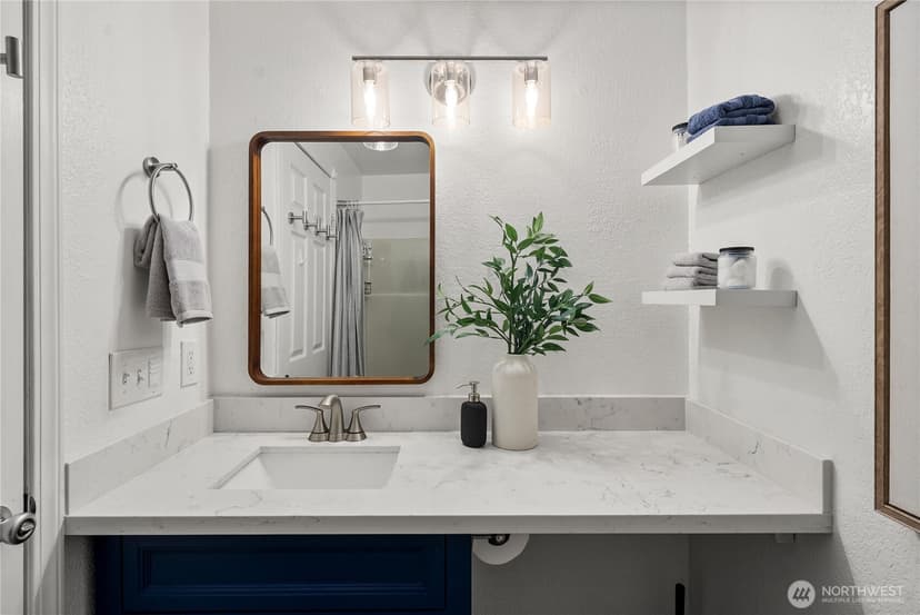 Property photo for 3609 14th Avenue W #204, Seattle photo 19