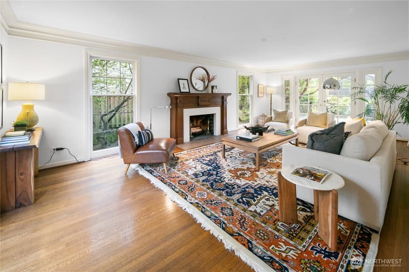 Property photo for 625 34th Avenue E, Seattle photo 2