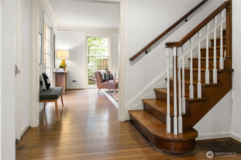 Property photo for 625 34th Avenue E, Seattle photo 7