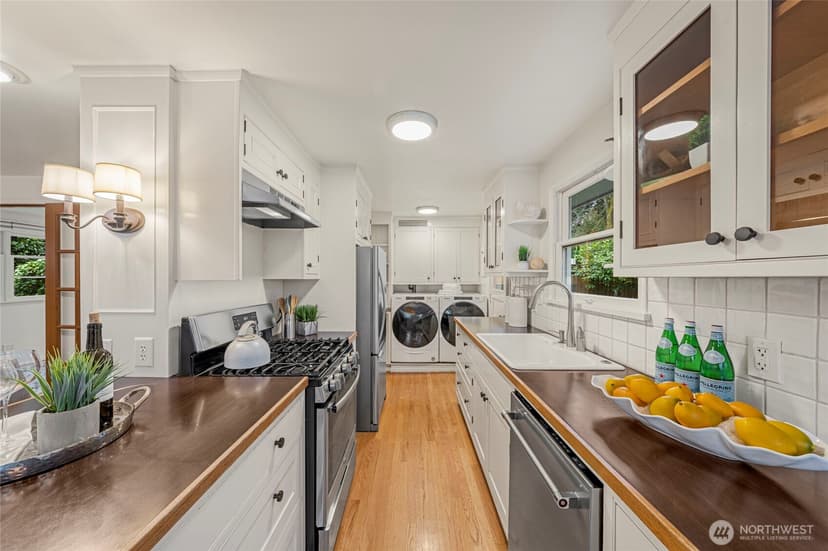 Property photo for 2527 72nd Avenue SE, Mercer Island photo 12