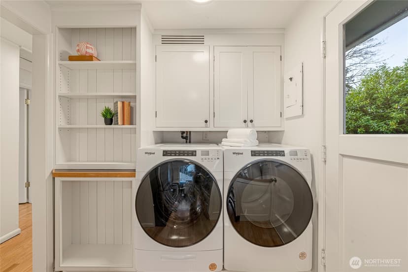 Property photo for 2527 72nd Avenue SE, Mercer Island photo 14