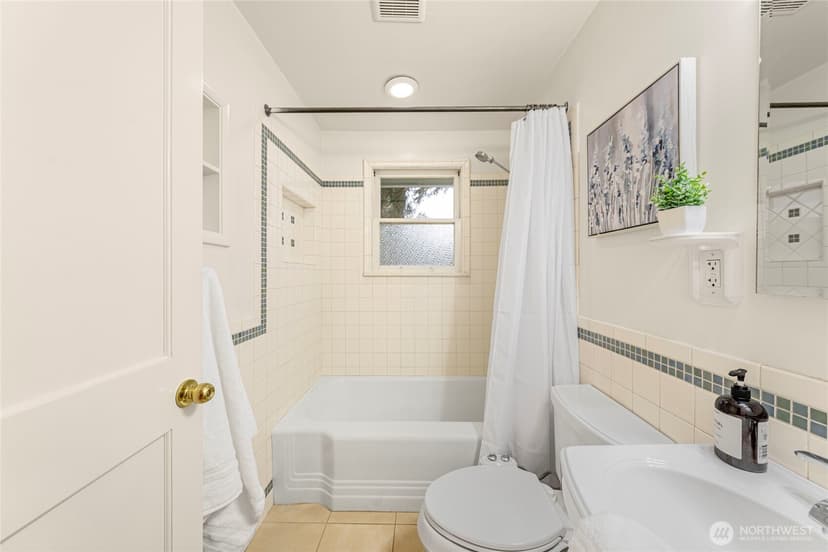 Property photo for 2527 72nd Avenue SE, Mercer Island photo 19