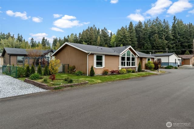Property photo for 13814 21st Ave E, Tacoma photo 2