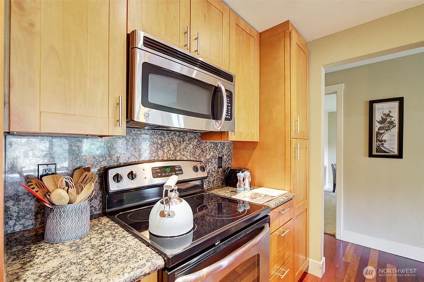 Property photo for 8503 Bowdoin Way #203, Edmonds photo 10