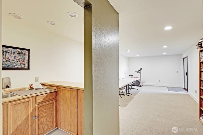Property photo for 10501 8th Avenue NE #111, Seattle photo 23