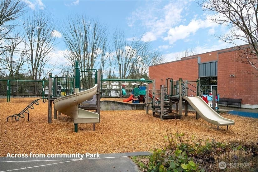 Property photo for 10501 8th Avenue NE #111, Seattle photo 27
