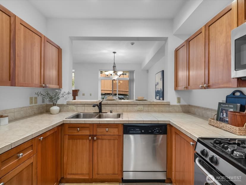 Property photo for 18410 36th Avenue W #C, Lynnwood photo 8