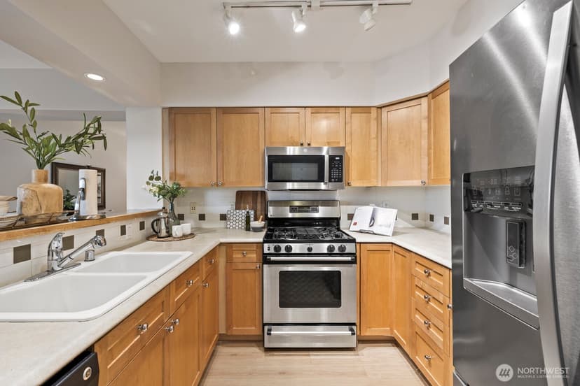 Property photo for 1525 NW 57th Street #610, Seattle photo 9