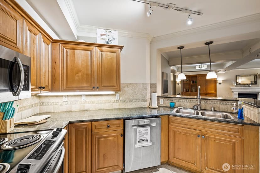 Property photo for 1525 NW 57th Street #610, Seattle photo 24