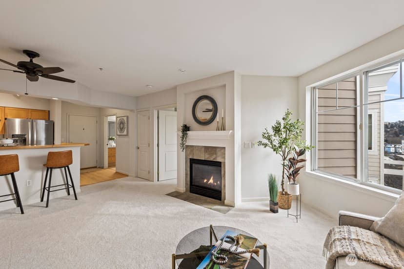 Property photo for 1525 NW 57th Street #610, Seattle photo 4