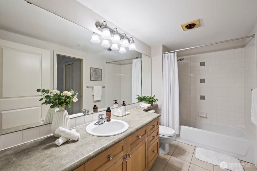 Property photo for 1525 NW 57th Street #610, Seattle photo 14