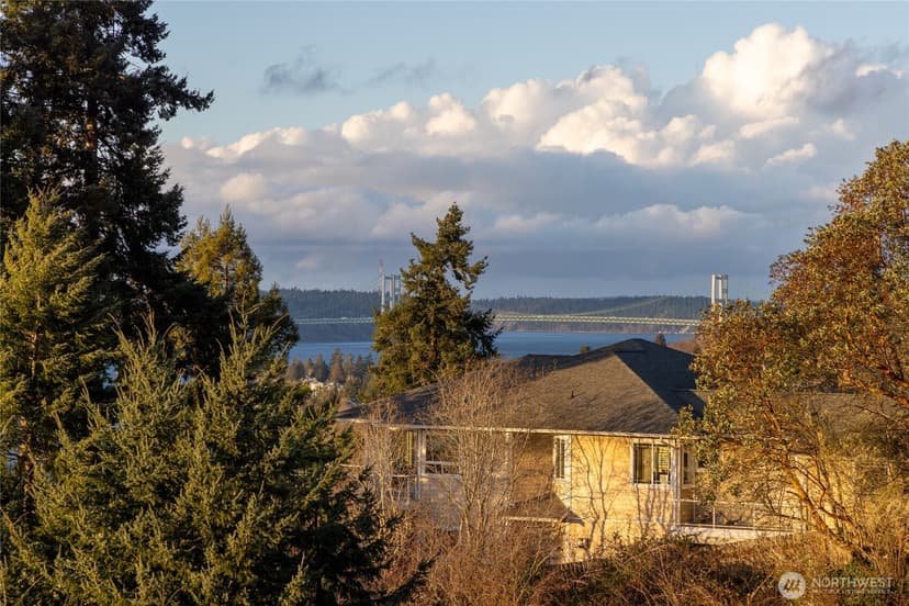 Property photo for 4042 Soundview Drive W, University Place photo 21