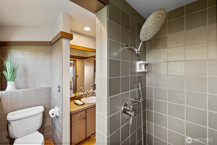 Property photo for 4042 Soundview Drive W, University Place photo 13
