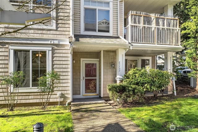 Property photo for 23757 SE 52nd Lane #13-1, Issaquah photo 2