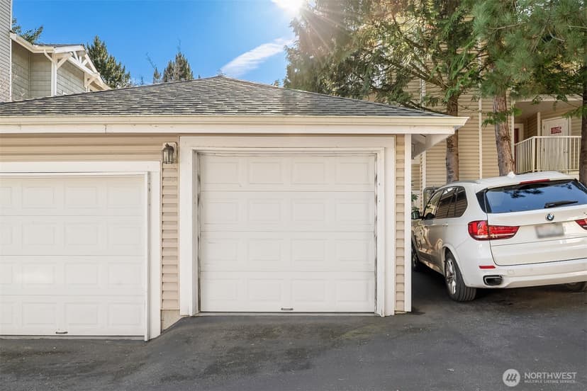 Property photo for 23757 SE 52nd Lane #13-1, Issaquah photo 3