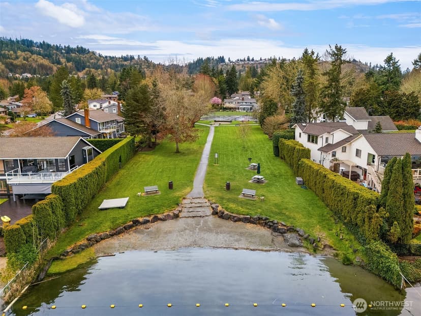 Property photo for 19202 SE 43rd Place, Issaquah photo 3