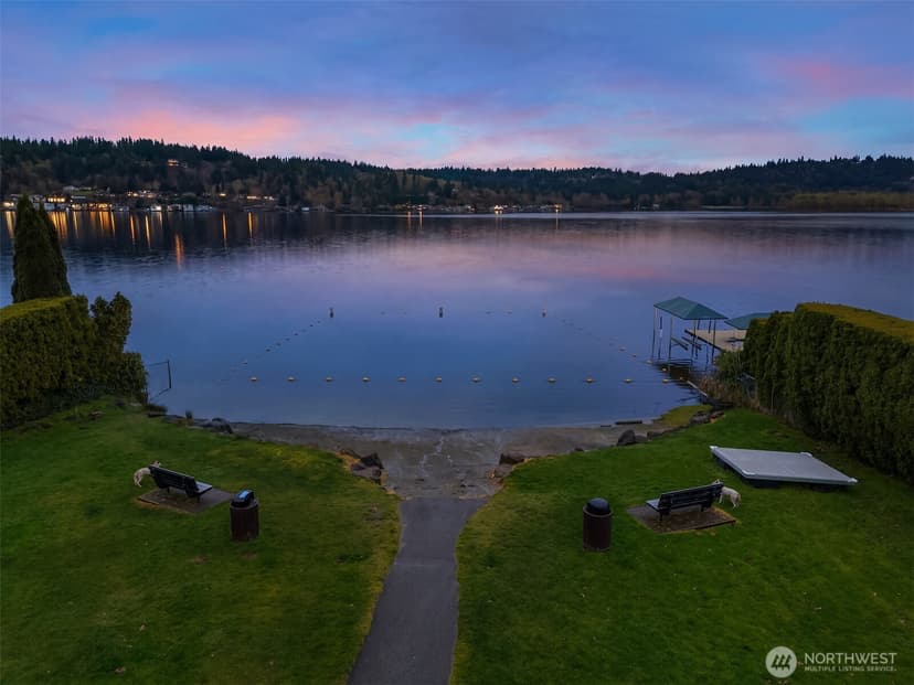 Property photo for 19202 SE 43rd Place, Issaquah photo 33