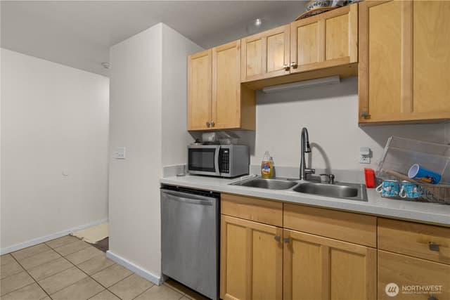Property photo for 20032 66th Place W #B3, Lynnwood photo 5