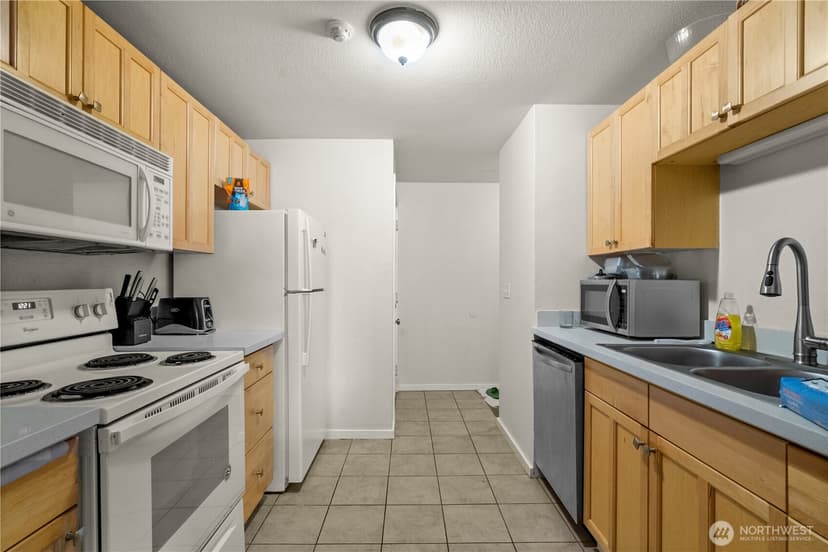 Property photo for 20032 66th Place W #B3, Lynnwood photo 4