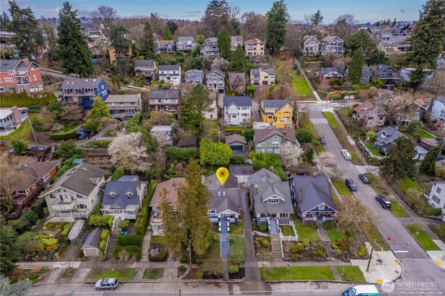 Property photo for 2629 Boyer Avenue E, Seattle photo 2