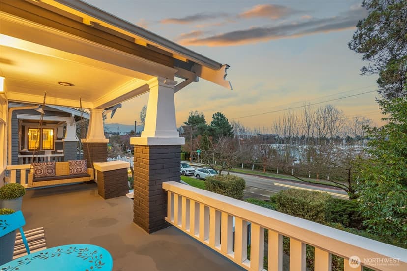 Property photo for 2629 Boyer Avenue E, Seattle photo 8