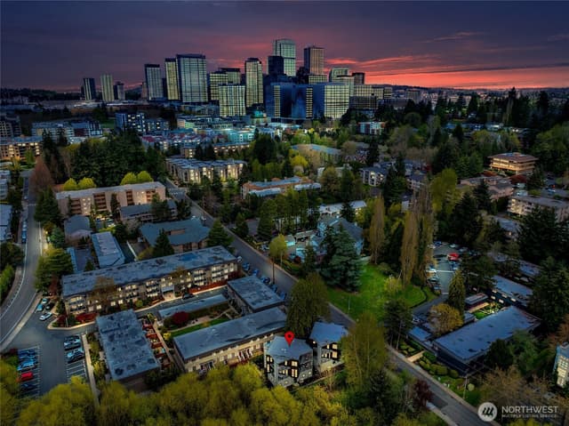 Property photo for 417 102nd Avenue SE, Bellevue photo 4