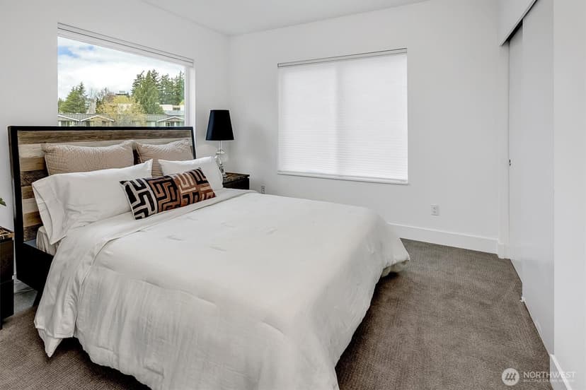 Property photo for 417 102nd Avenue SE, Bellevue photo 37