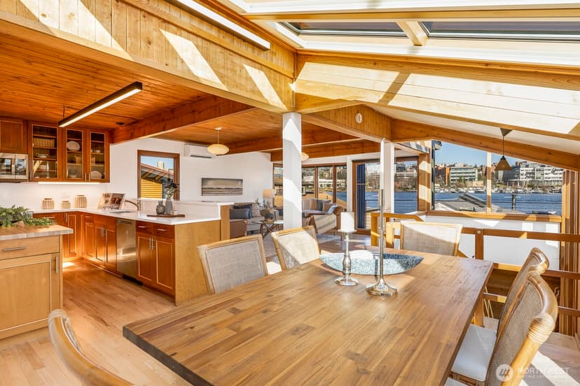 Property photo for 3110 Portage Bay Place E #C, Seattle photo 6